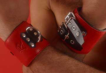 Широкие наручники Широкие наручники