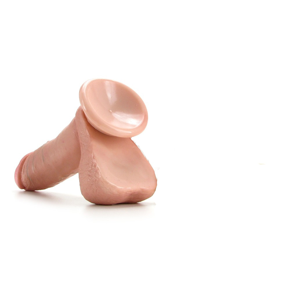 Реалистичный фаллоимитатор