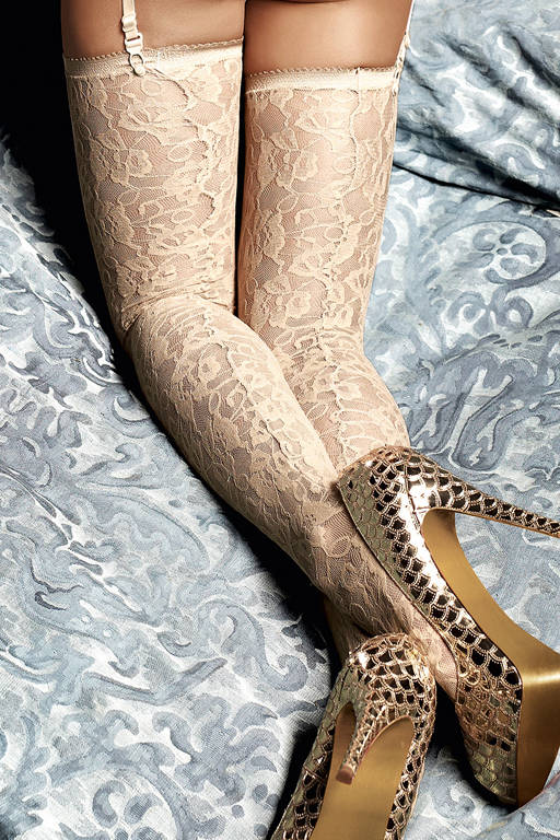 Чулки светло-бежевые с роскошными узорами Чулки светло-бежевые с роскошными узорами