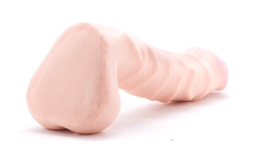 Фаллоимитатор с мошонкой