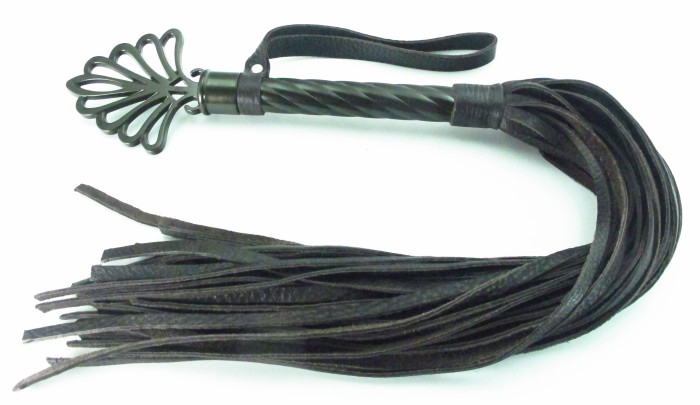 Плеть с никиеливой рукояткой из натуральной кожи