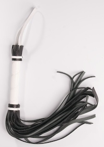 Черная мини-плеть с белой рукояткой