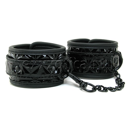 Наручники SINFUL WRIST CUFFS, соединенные цепью черные