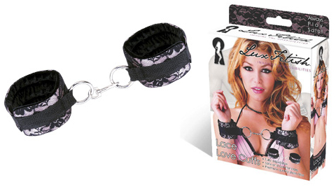 Кружевные наручники на металлическом карабине