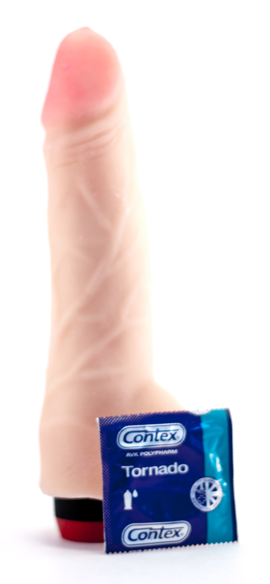 Прекрасный вибратор с мошонкой Прекрасный вибратор с мошонкой