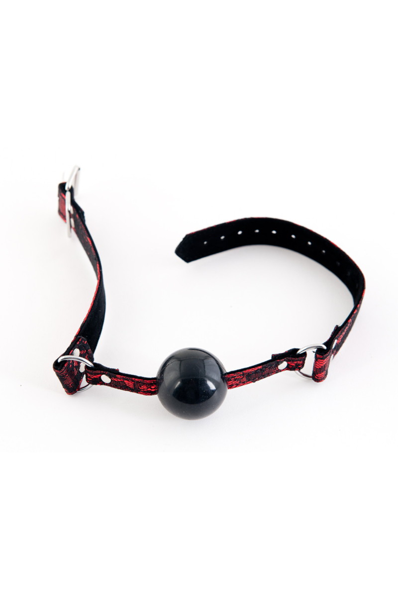 Кляп с кружевным красным ремешком