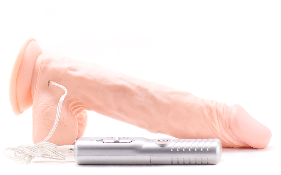 Реалистичный вибратор "Европеец"