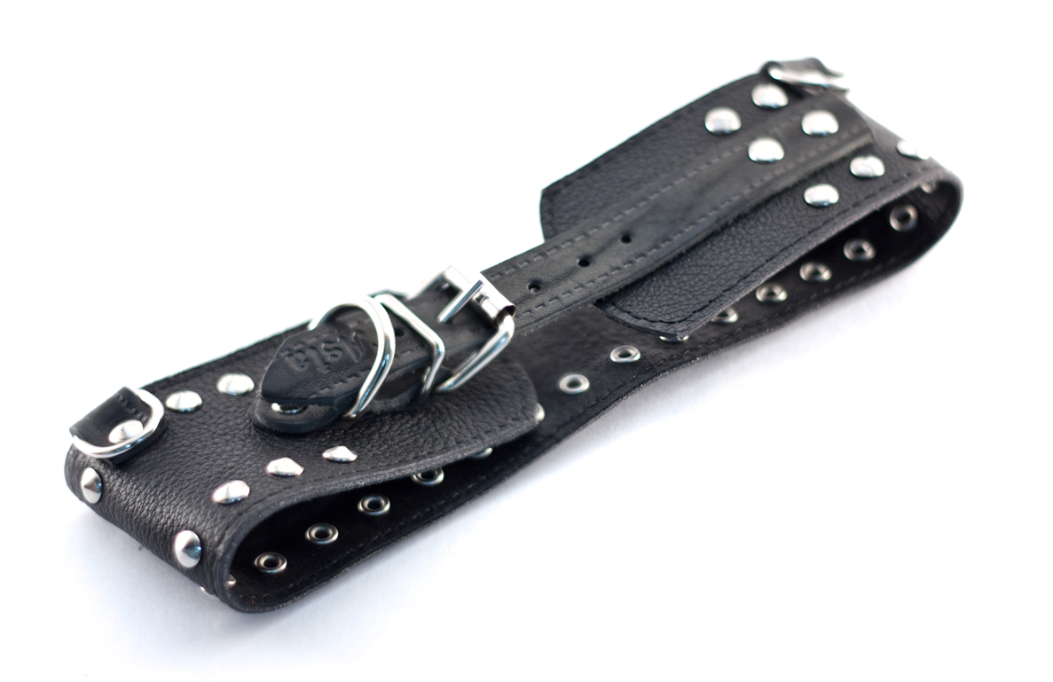 Ошйник из черной кожи с поводком