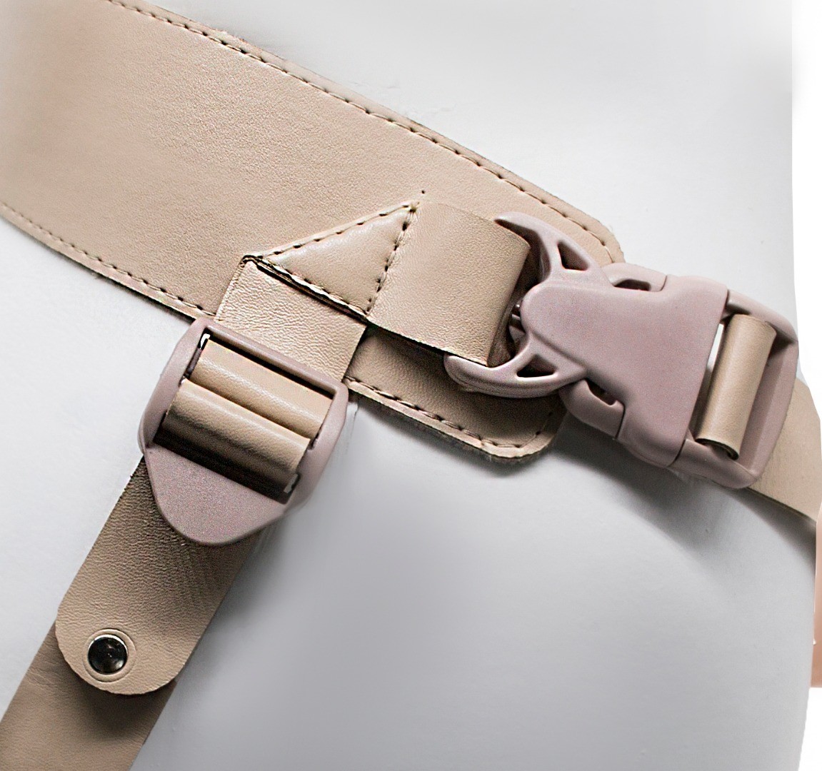 Фаллопротез пустотелый D 3,6/4,7 см, L 17/16 см