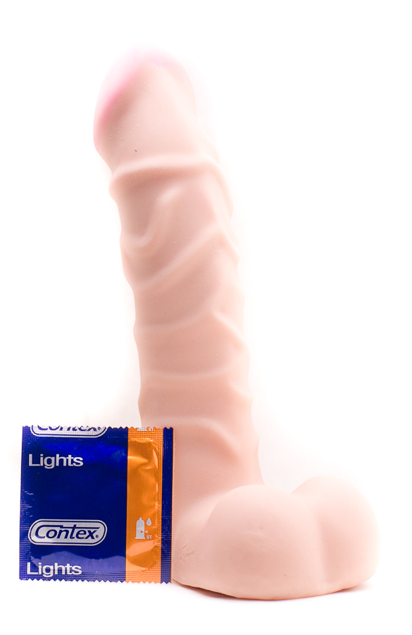 Фаллоимитатор с мошонкой