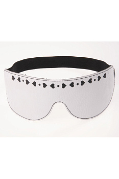 Маска белая с черными сердечками