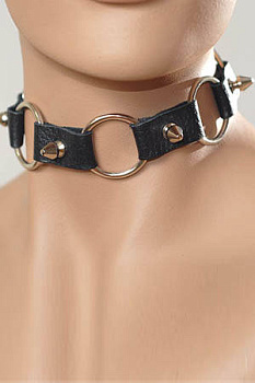 Ошейник с кольцами черный