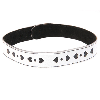 Ошейник с сердечками белый