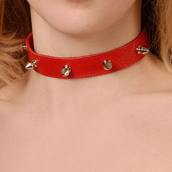 Ошейник с шипами узкий, красный