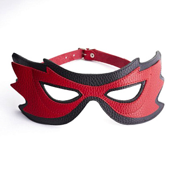 Маска черная кожаная с красной окантовкой