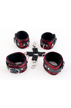 Кружевной бондажный комплект красный