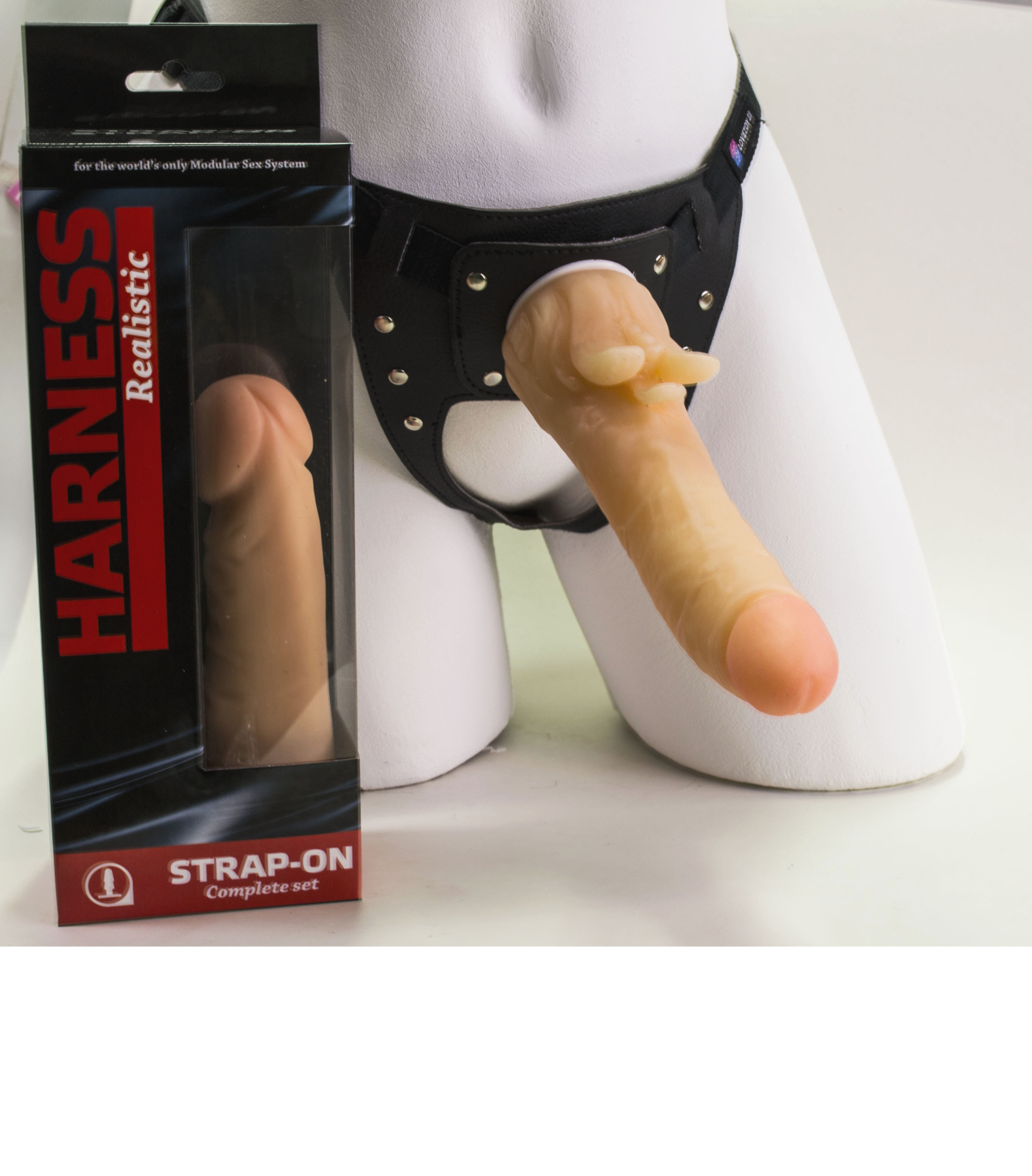 Фаллоимитатор на поясе "HARNESS" L 185 мм D 39 мм